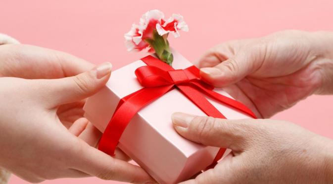 Toko Mulai Stok Pernak-Pernik Valentine